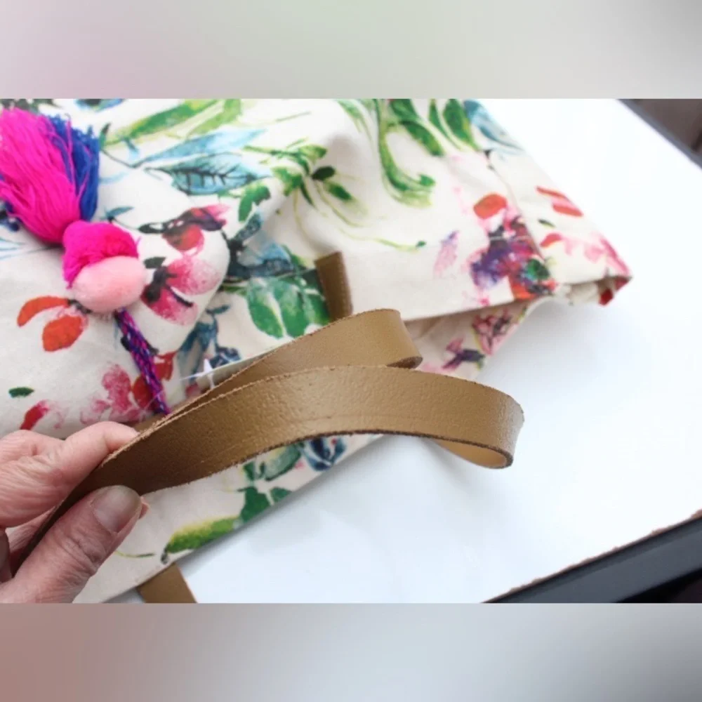 Eccolo Pom Pom floral tote bag